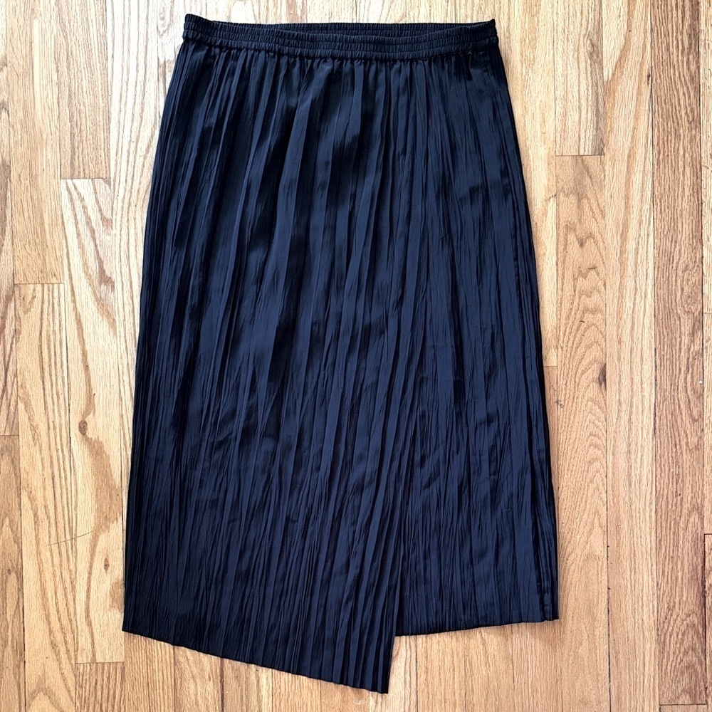Margaret O'Leary sz M Black Pleated Pencil Skirt packable
great condition